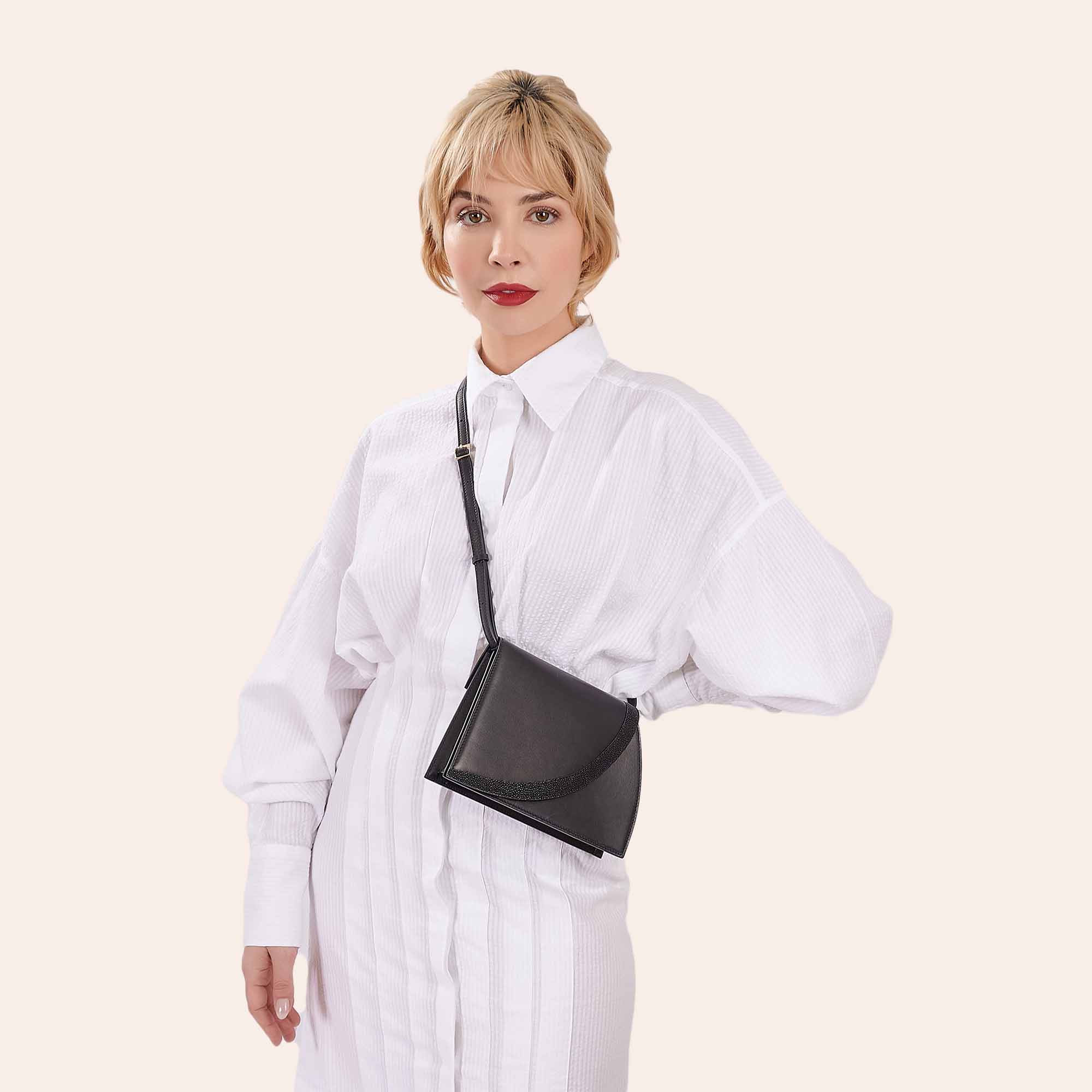 Belt Bag Alis Mita Sacs personnalisables Luxury Bags Maroquinerie francaise 7 GOLT